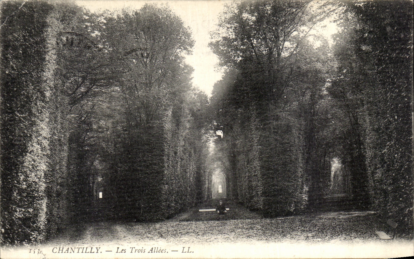 VINTAGE POSTCARD Chantilly Three Alleys