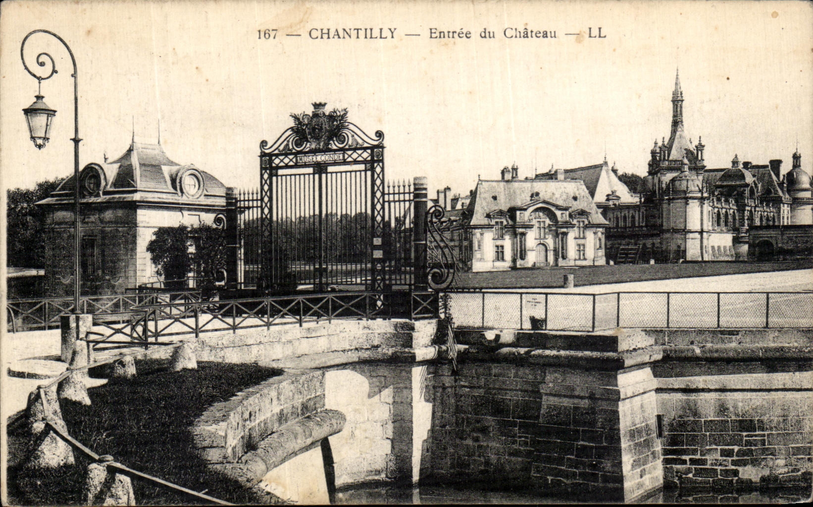 CPA Chantilly Entree du Chateau