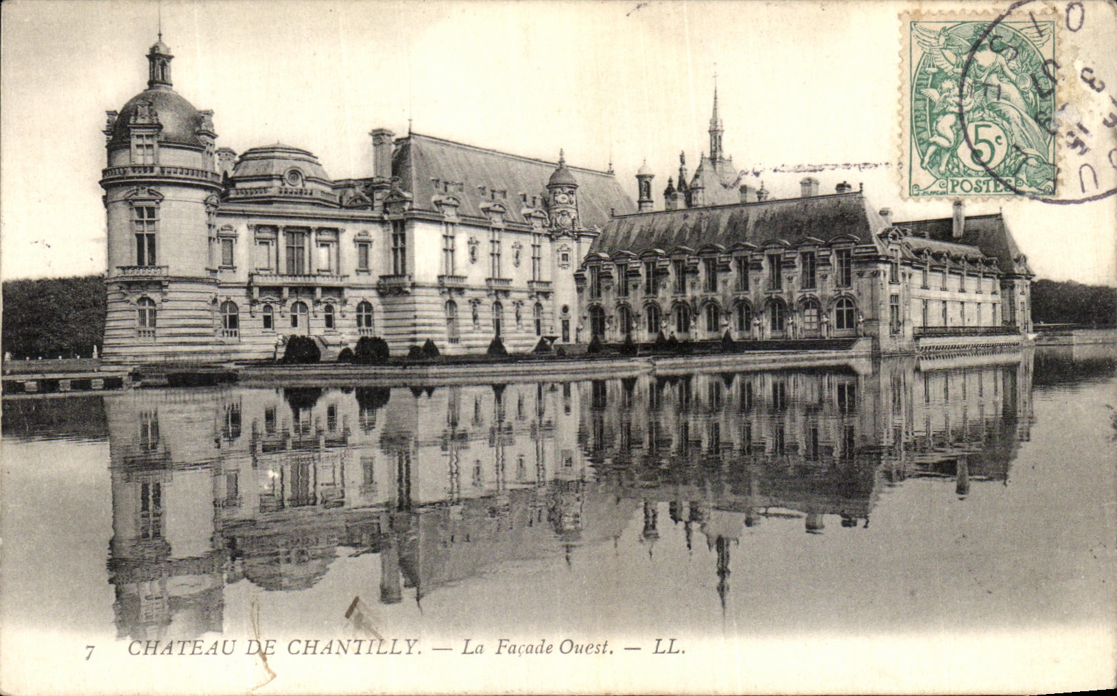 VINTAGE POSTCARD Castle of Chantilly the Western Frontage