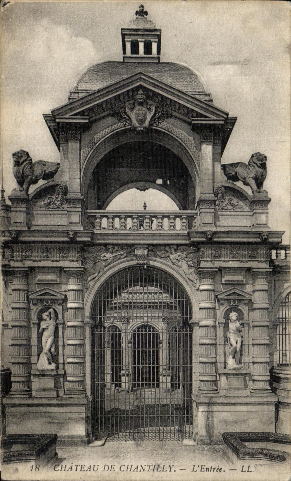 CPA Chateau de Chantilly L entree