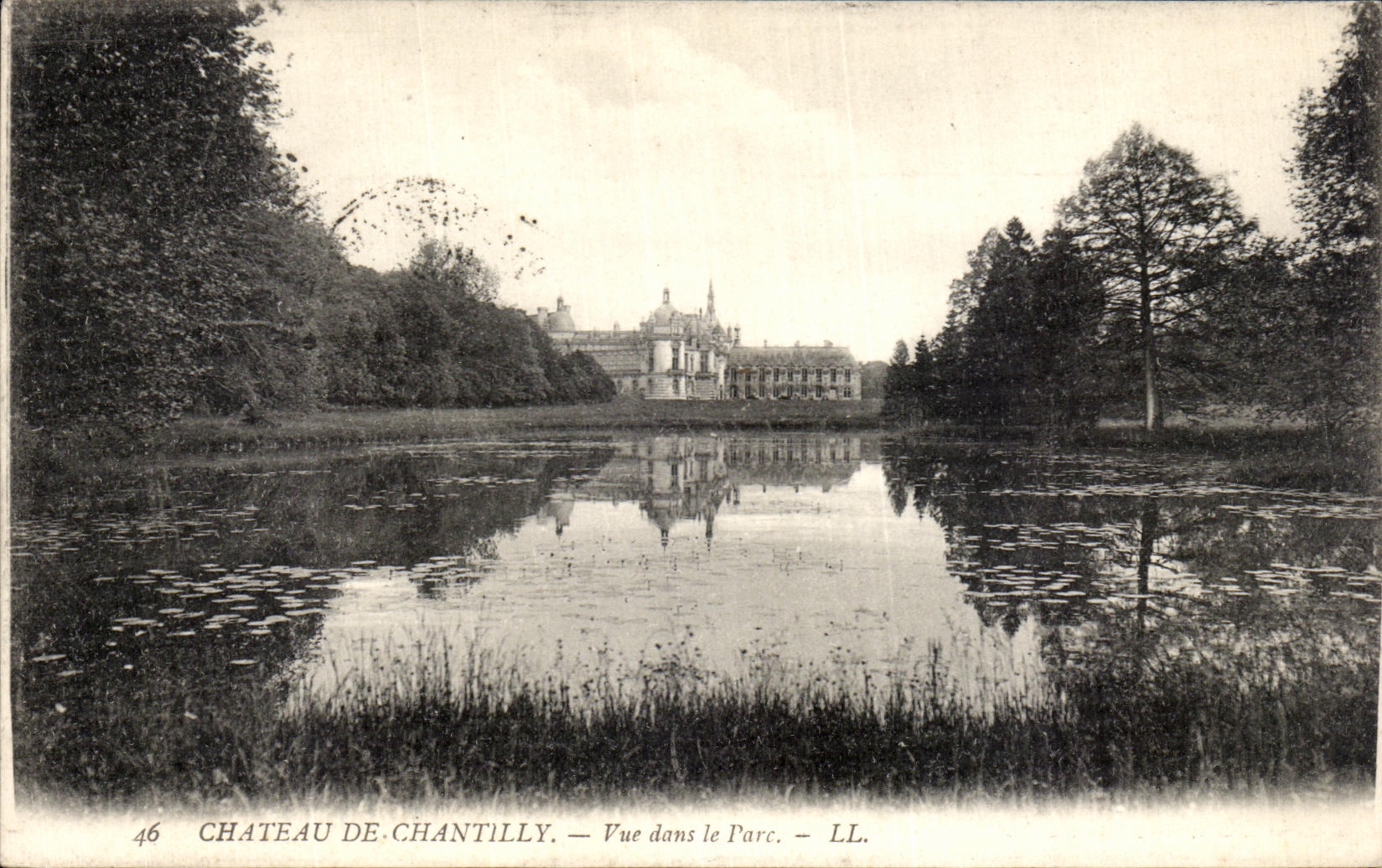 VINTAGE POSTCARD Castle of Chantilly Seen in the Park