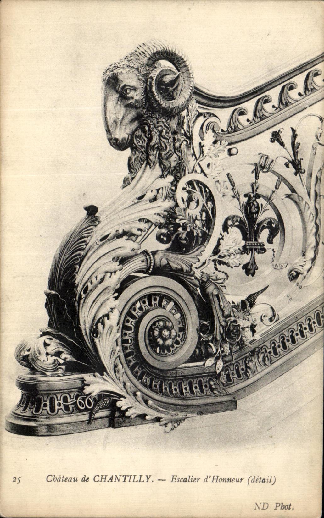 VINTAGE POSTCARD Castle of Chantilly Staircase D honor