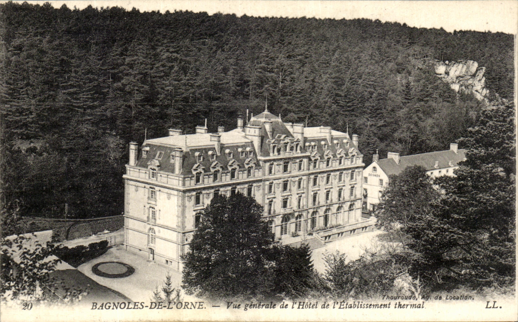 CPA Bagnoles De L Orne Vue generale de l etablissement thermal