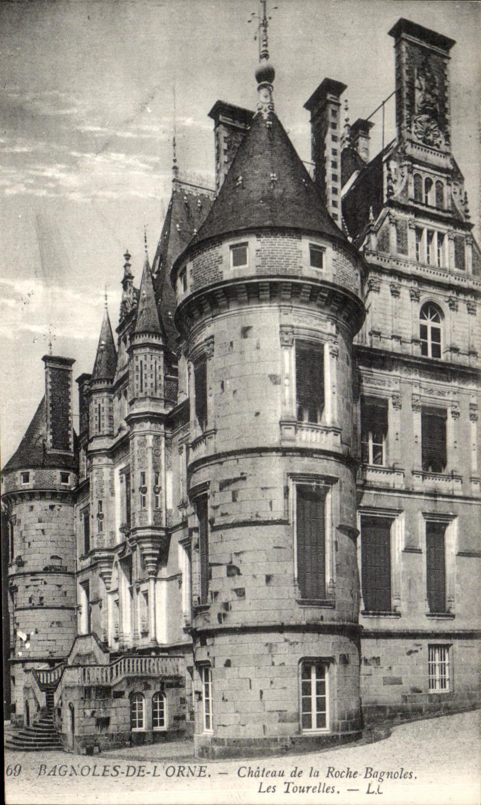 CPA Bagnoles de l Orne Chateau de la Roche Bagnoles Les tourelles