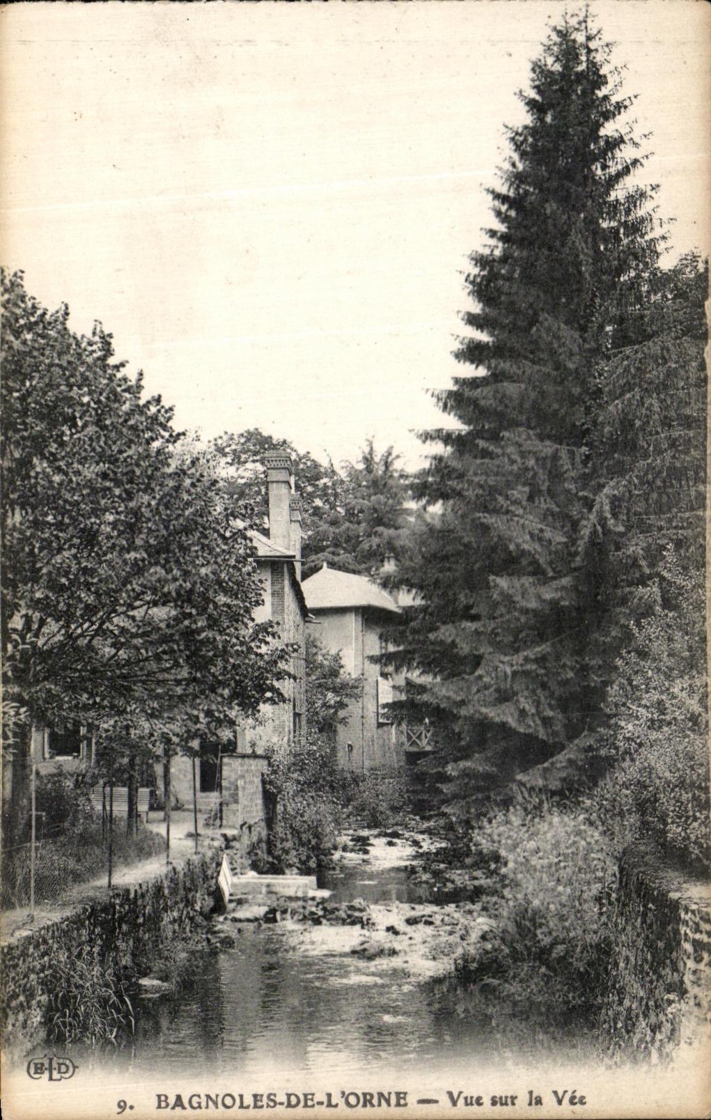 CPA Bagnoles de l Orne Vue Sur la Vee