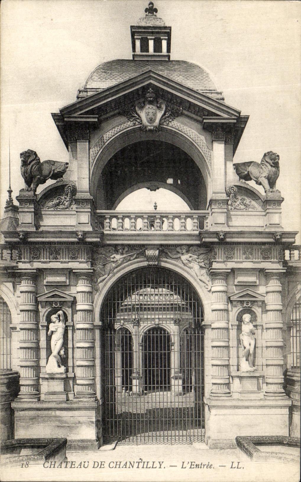 CPA Chateau De Chantilly L Entree