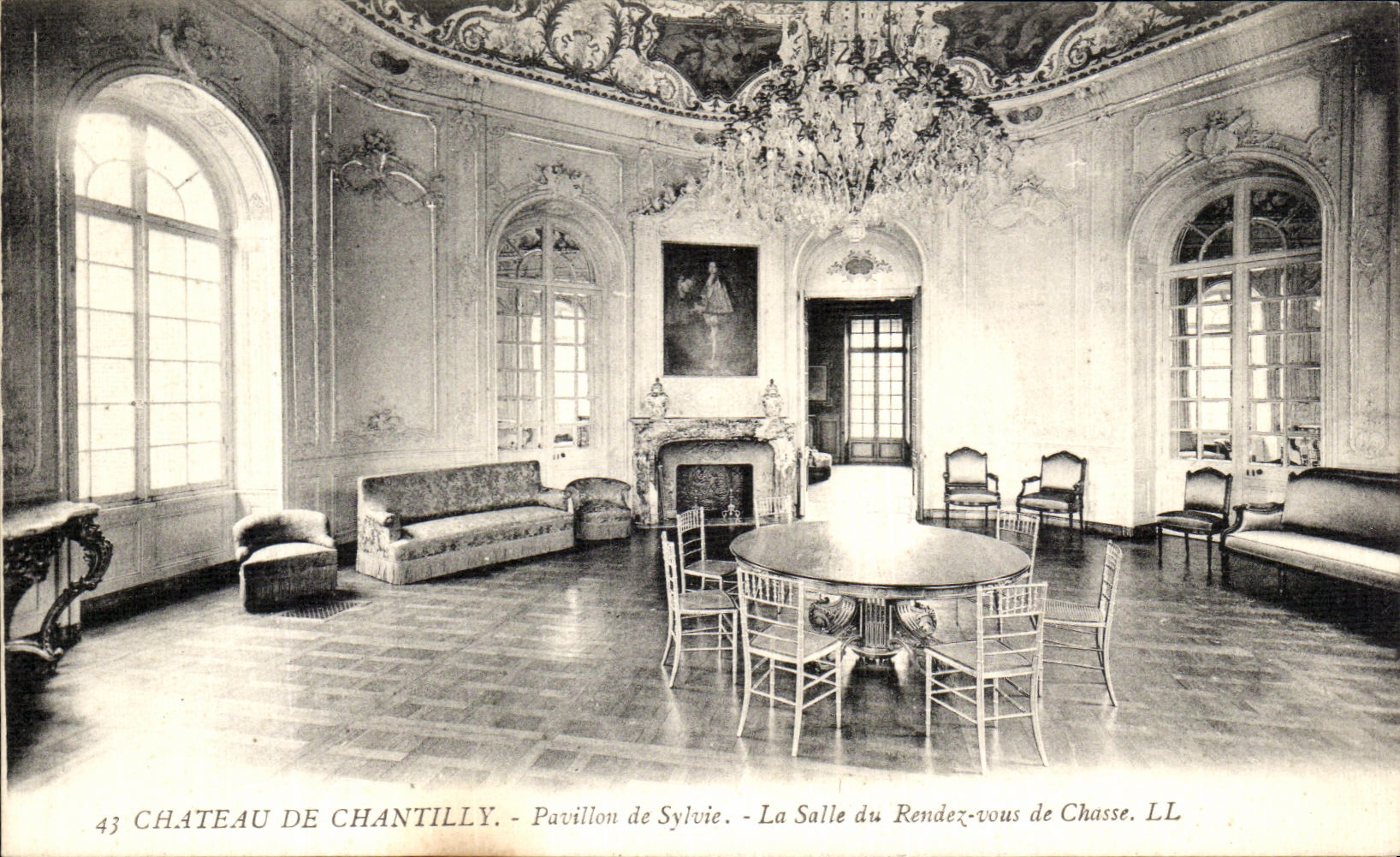 CPA Chateau De Chantilly Pavillon de Sylvie La salle du rendez vous de chasse