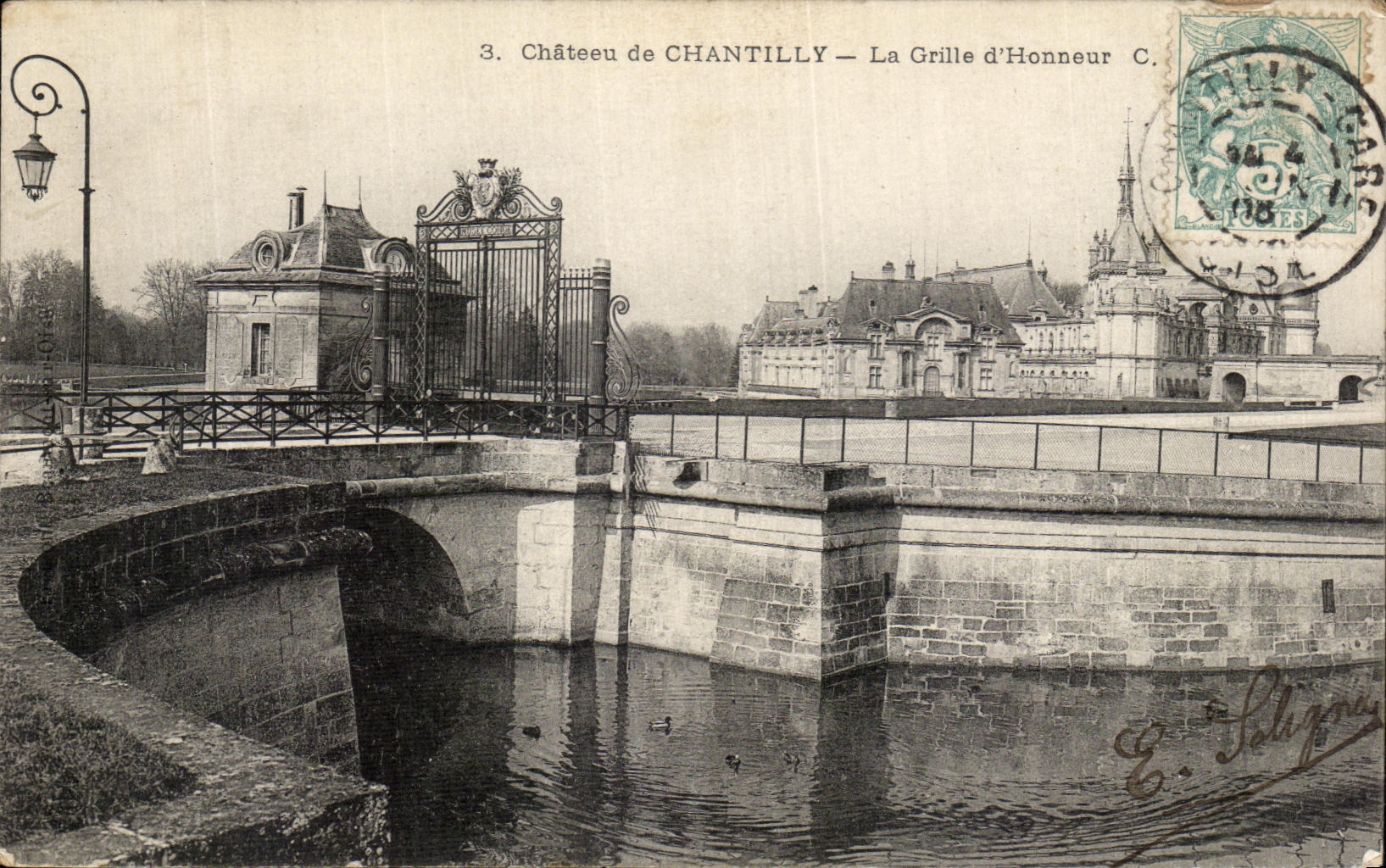 VINTAGE POSTCARD Castle Of Chantilly the Grid D honor