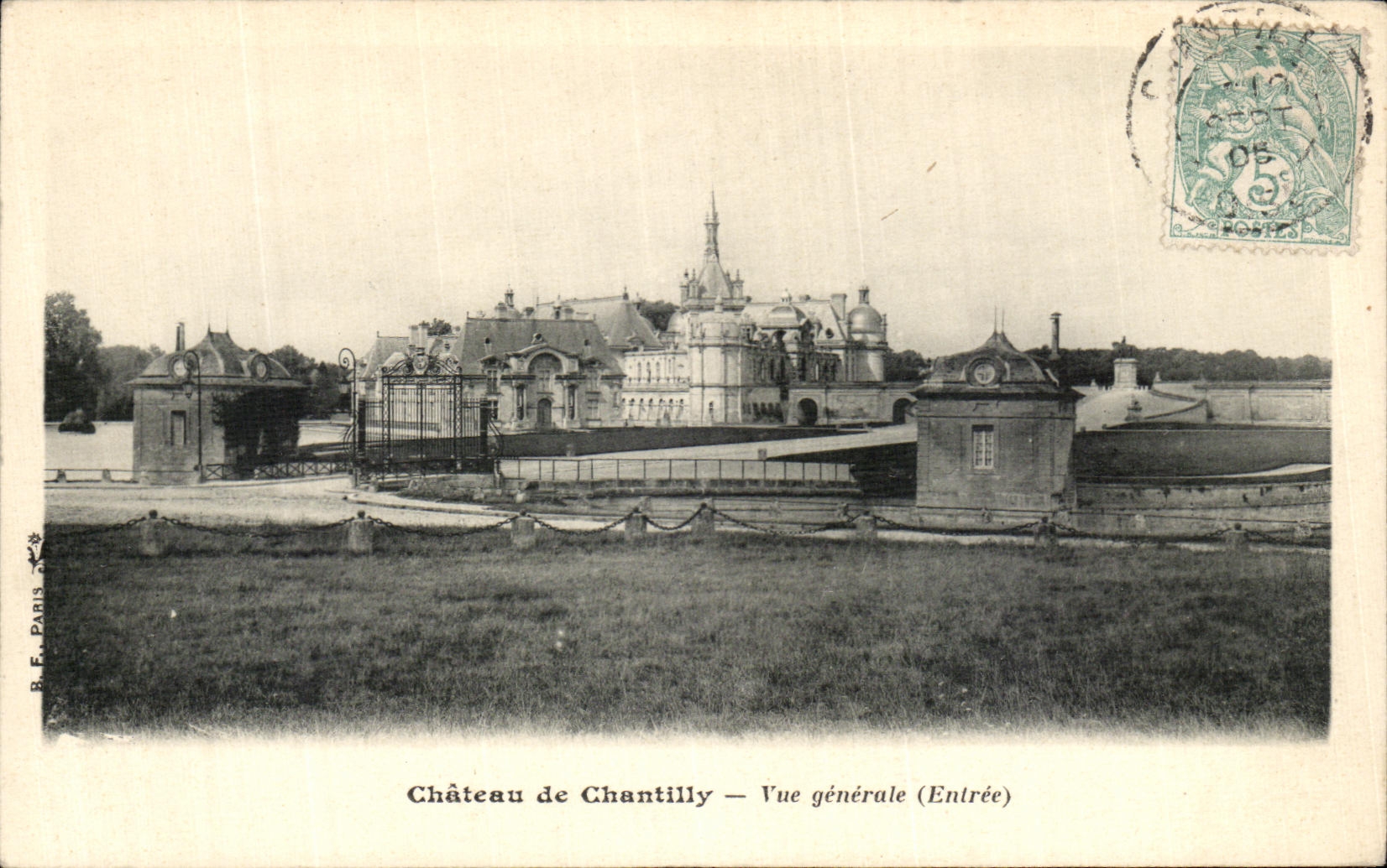 VINTAGE POSTCARD Castle Of Chantilly View