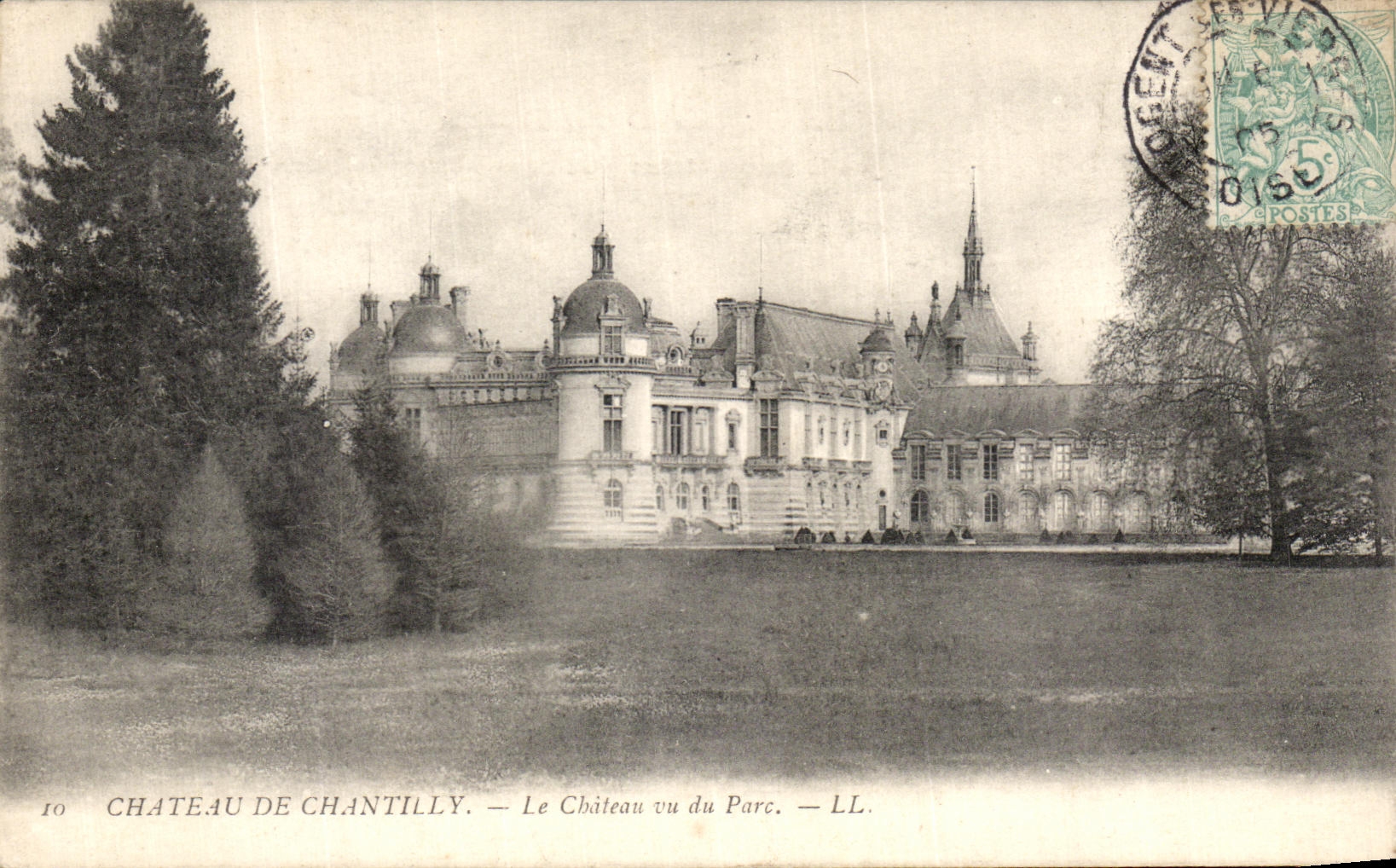 VINTAGE POSTCARD Castle Of Chantilly the Castle seen of the park