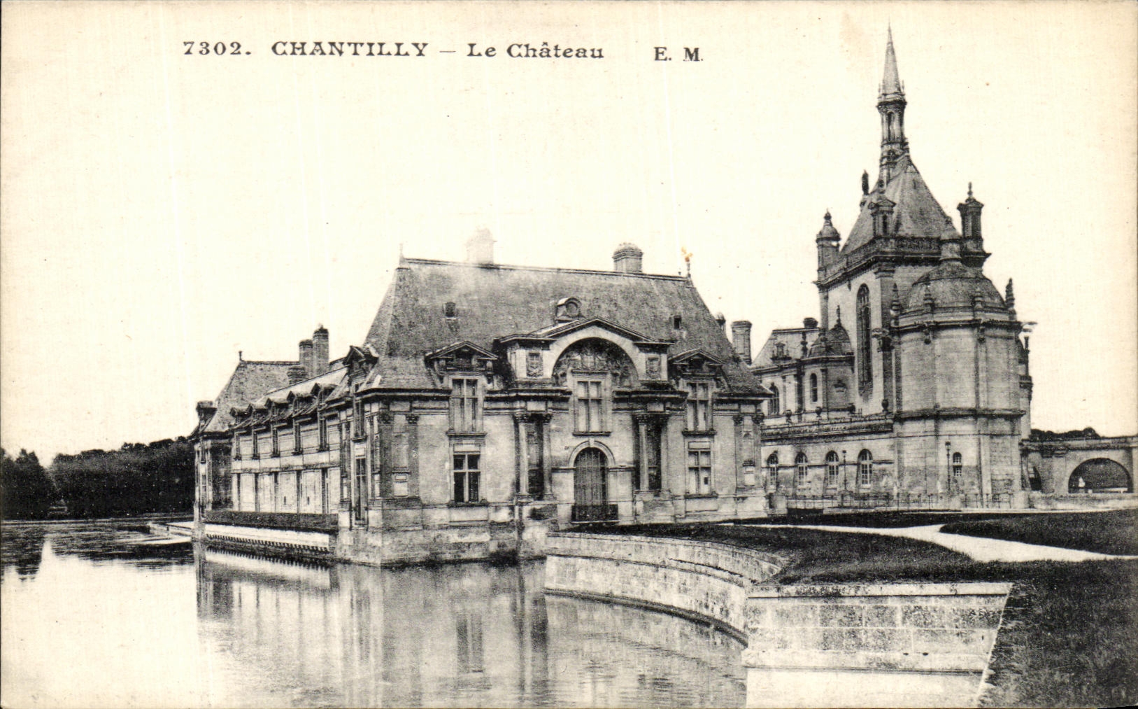VINTAGE POSTCARD Chantilly the Castle