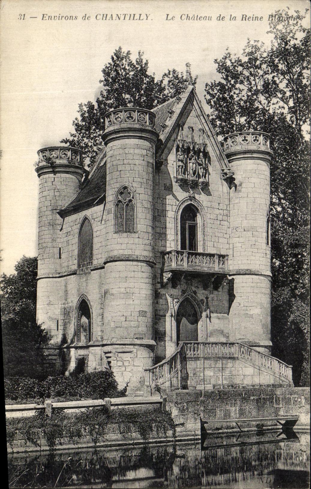 VINTAGE POSTCARD Surroundings of Chantilly Castle of the White Queen