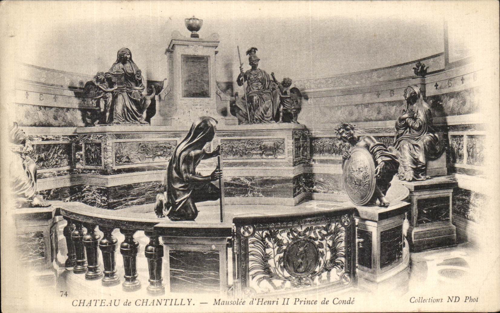 CPA Chateau De Chantilly Mausolee d Henri II prince de Conde 