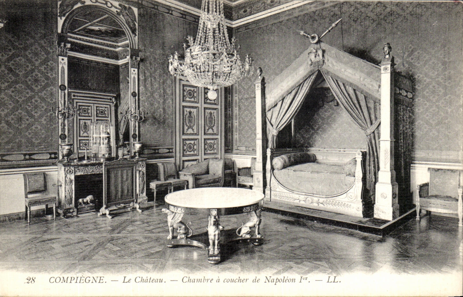 VINTAGE POSTCARD Compiegne the Castle Room has to sleep of Napoleon 1st