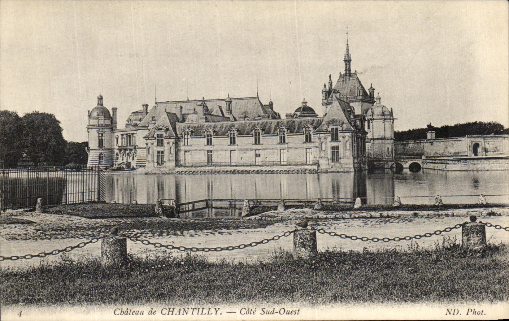 VINTAGE POSTCARD Castle of Chantilly Southern part