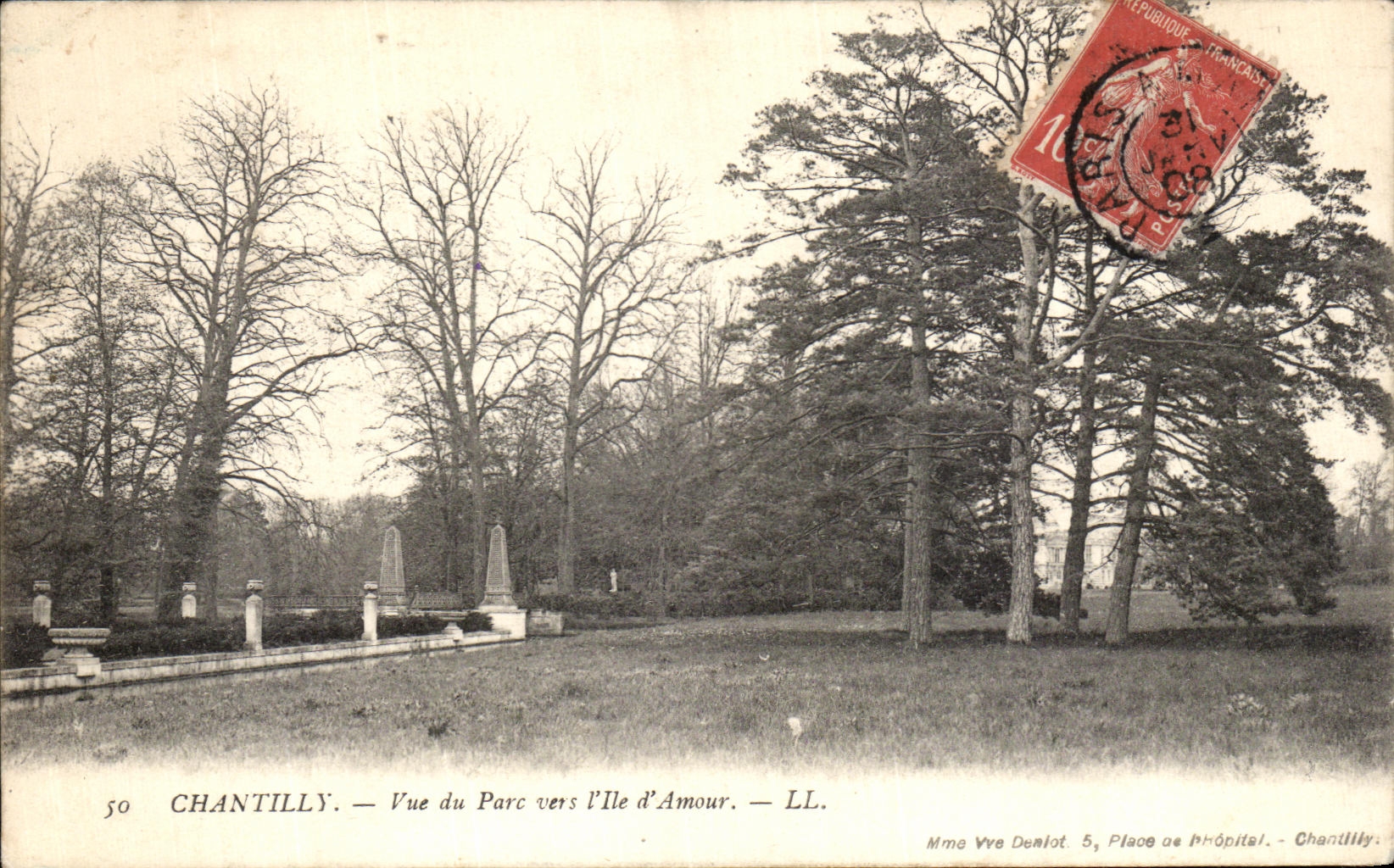 VINTAGE POSTCARD Chantilly Seen of the Park towards L Island D love