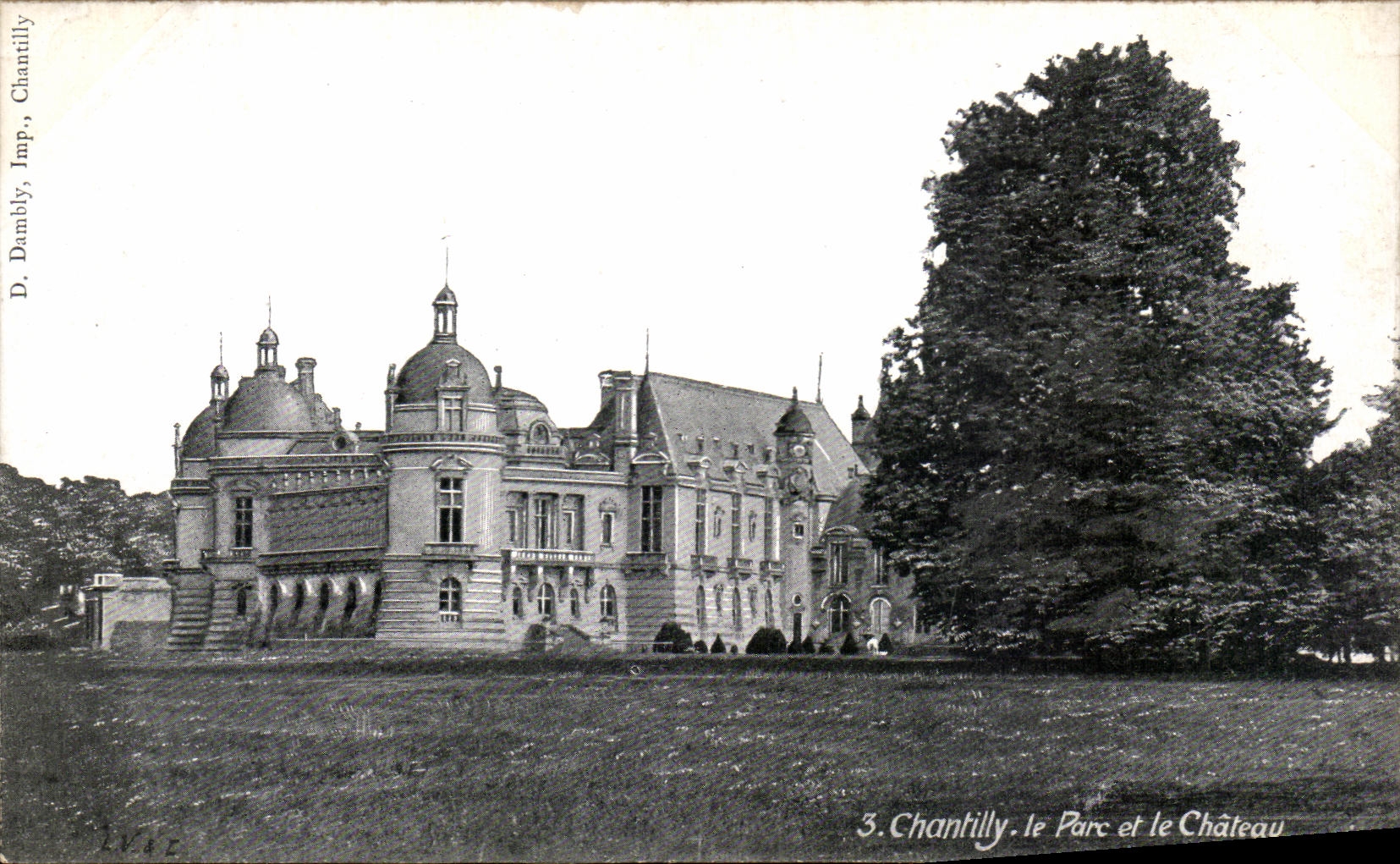VINTAGE POSTCARD Chantille the Park and the Castle