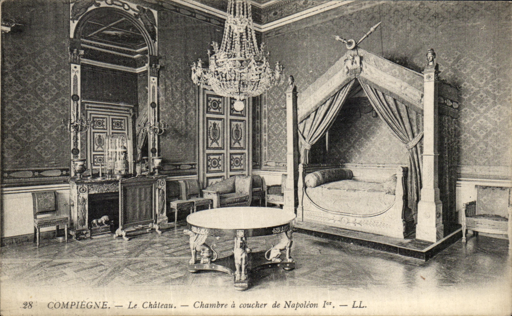 VINTAGE POSTCARD Compiegne the Castle Chamber has Coucher of Napoleon 1st