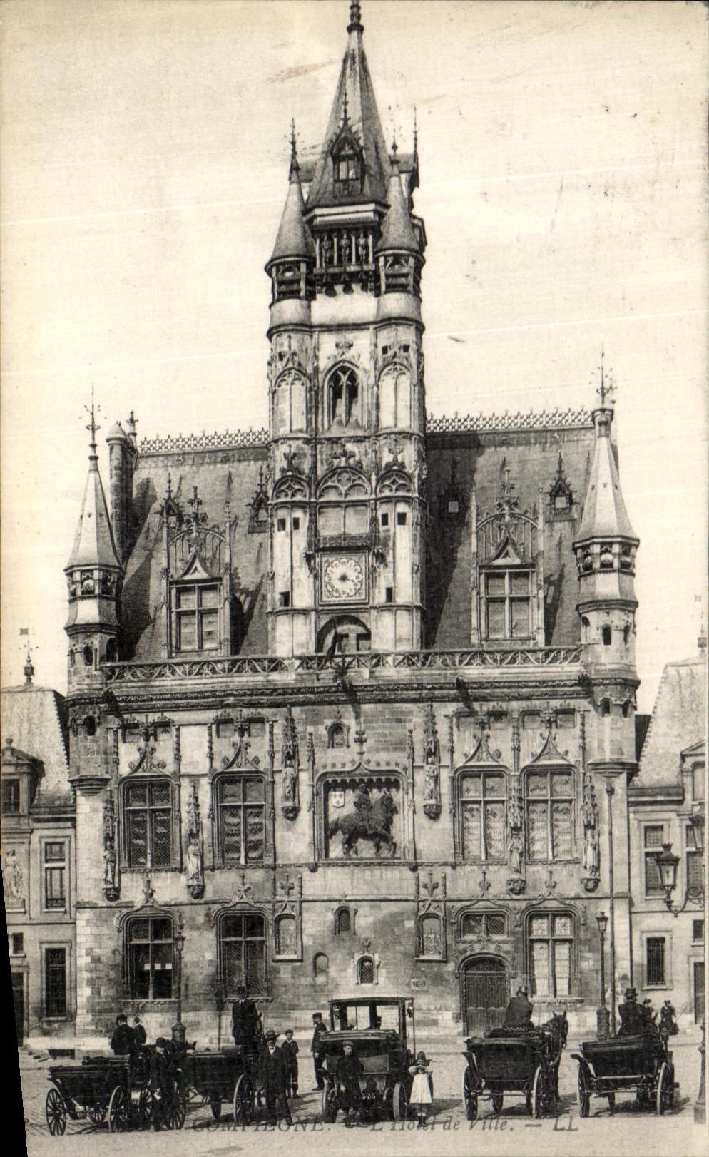 VINTAGE POSTCARD Compiegne Town hall