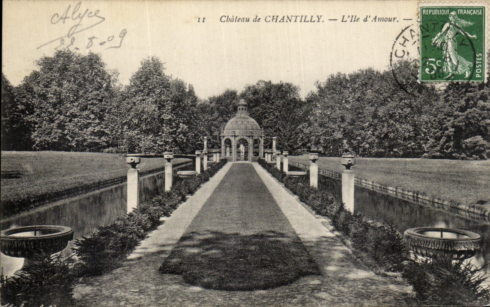 VINTAGE POSTCARD Castle Of Chantilly L Island D Love