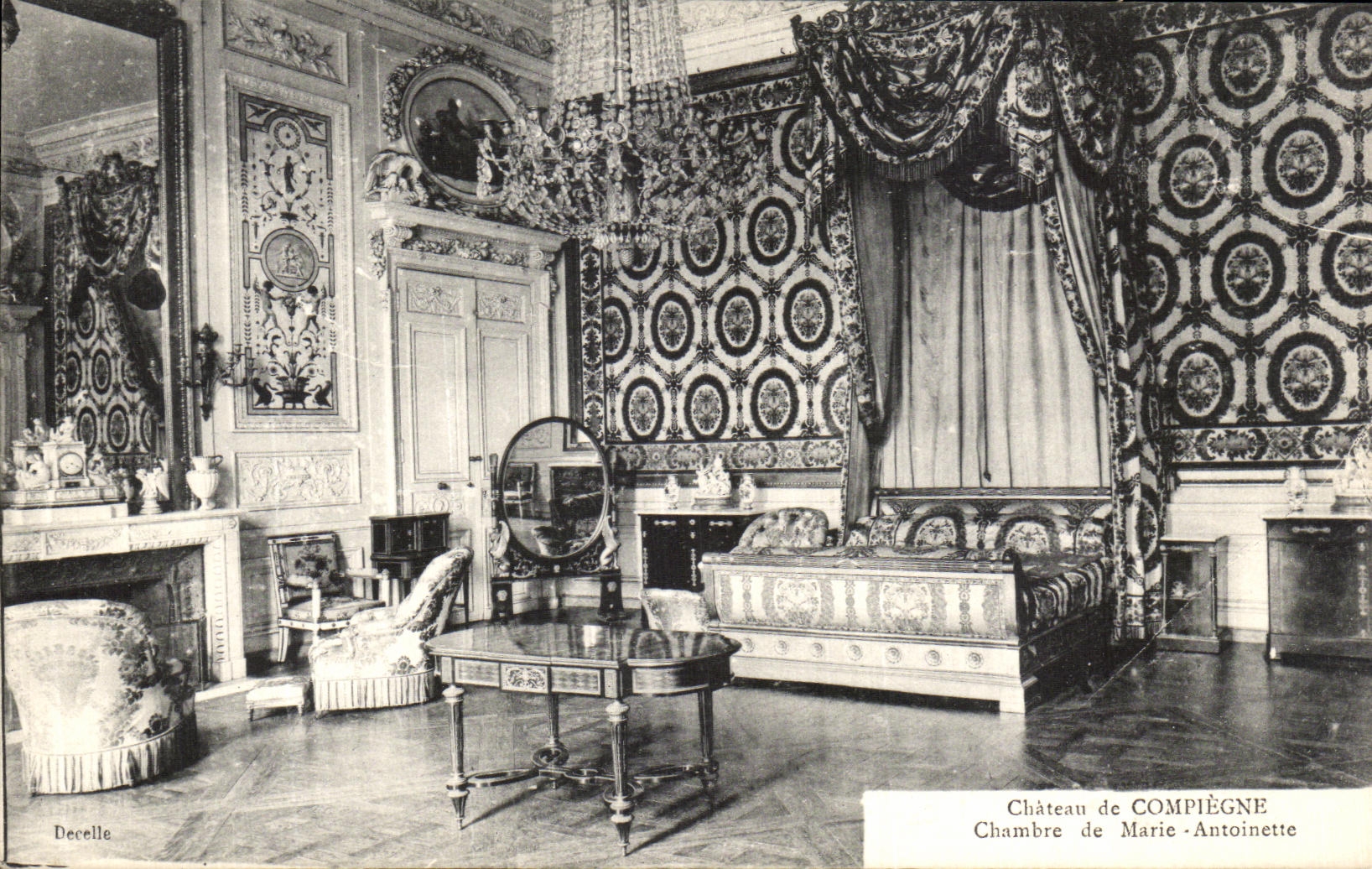 VINTAGE POSTCARD Compiegne Castle De Maric Antoinette