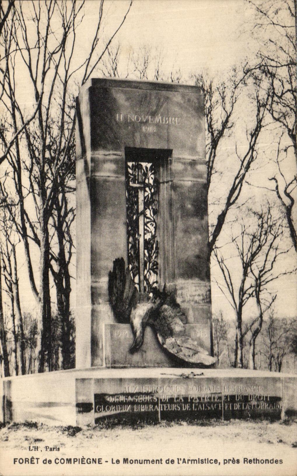 VINTAGE POSTCARD Compiegne Drill of Monument of L Armistice close Rethondes Militaria Eagle
