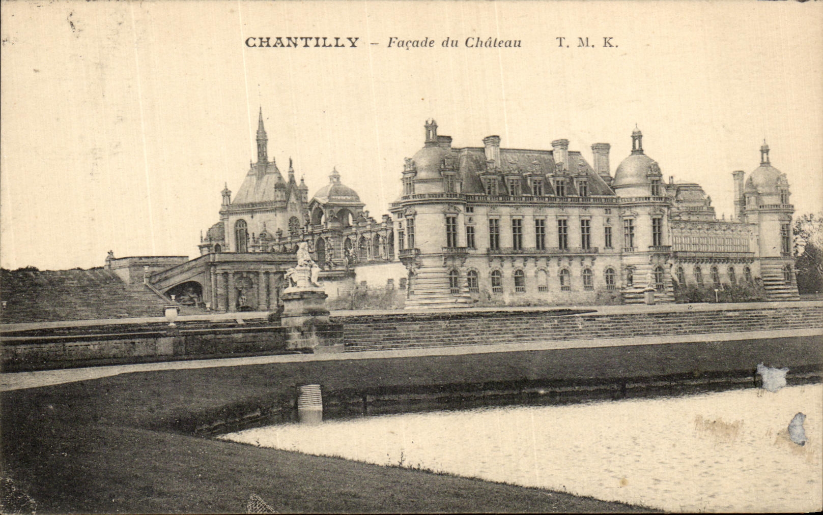 VINTAGE POSTCARD Chantilly Frontage of the Castle