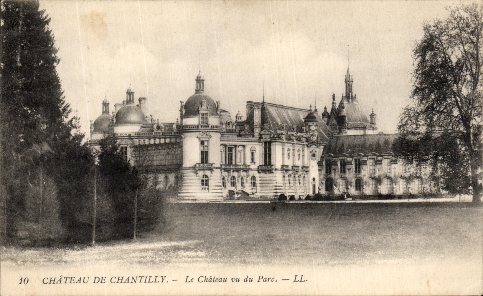 VINTAGE POSTCARD Castle Of Chantilly the Castle seen of the Park