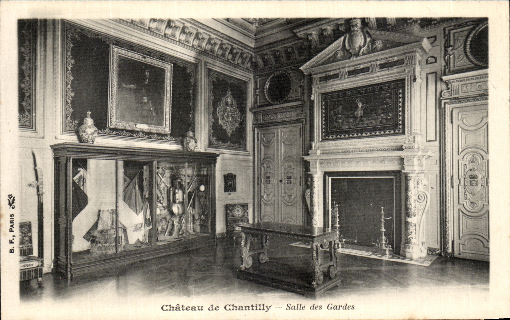 VINTAGE POSTCARD Castle Of Chantilly Room of the Guards