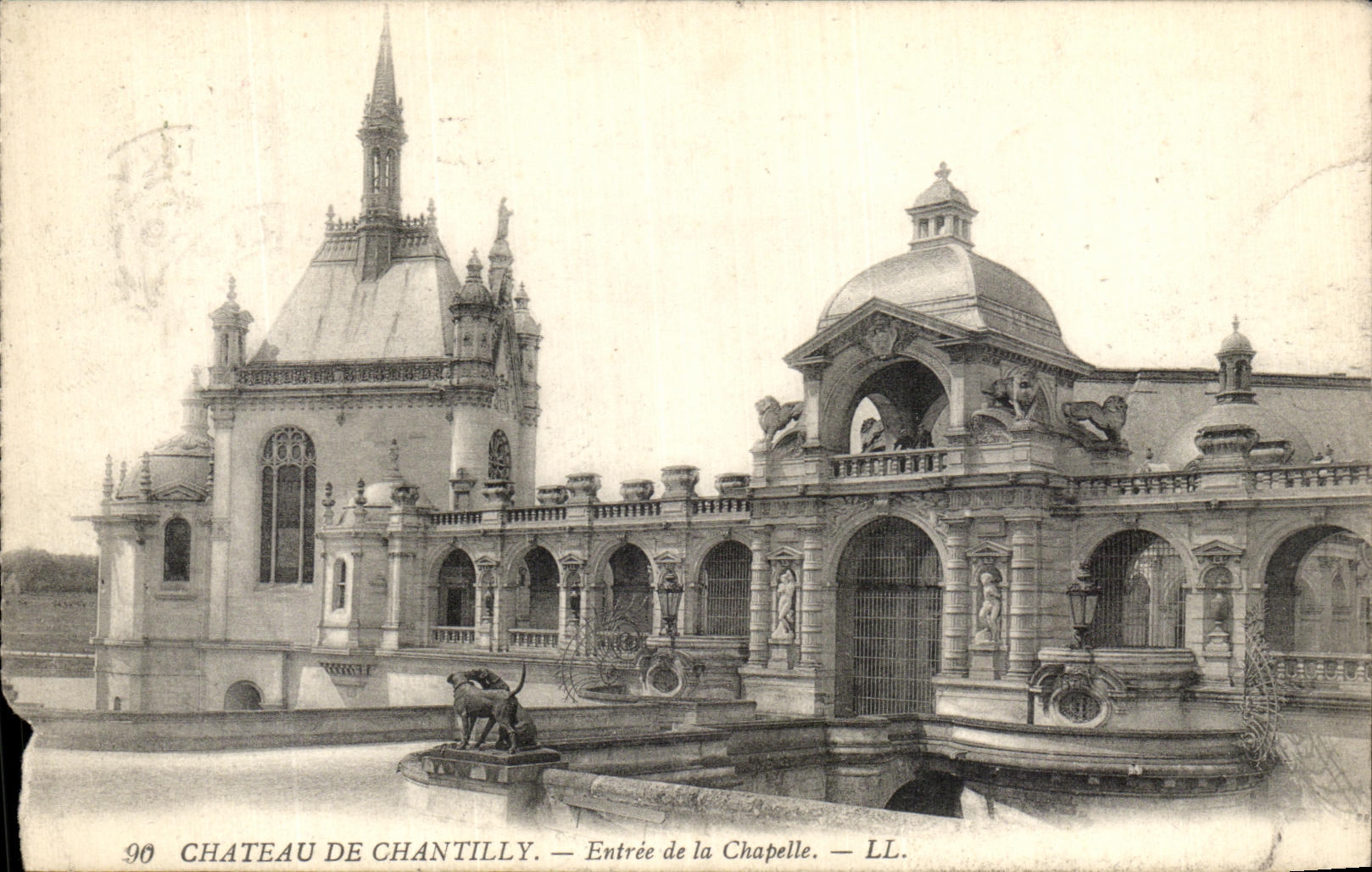 VINTAGE POSTCARD Castle Of Chantilly Entered of the Vault