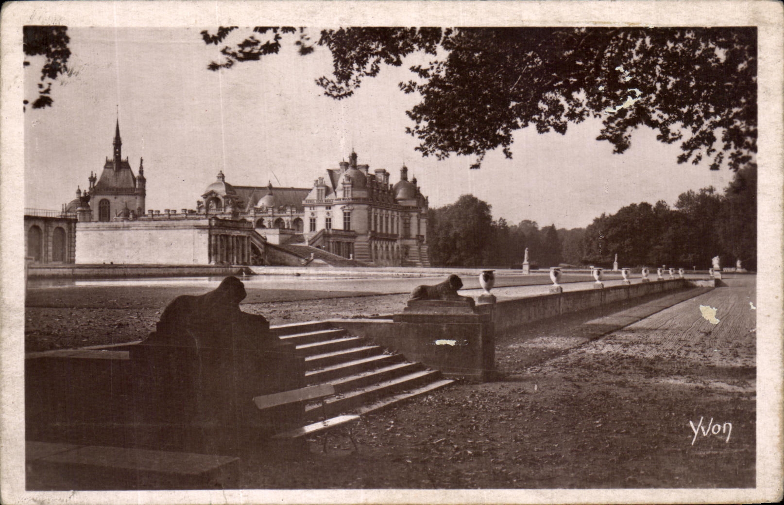 VINTAGE POSTCARD Castle Of Chantilly View of the Castle