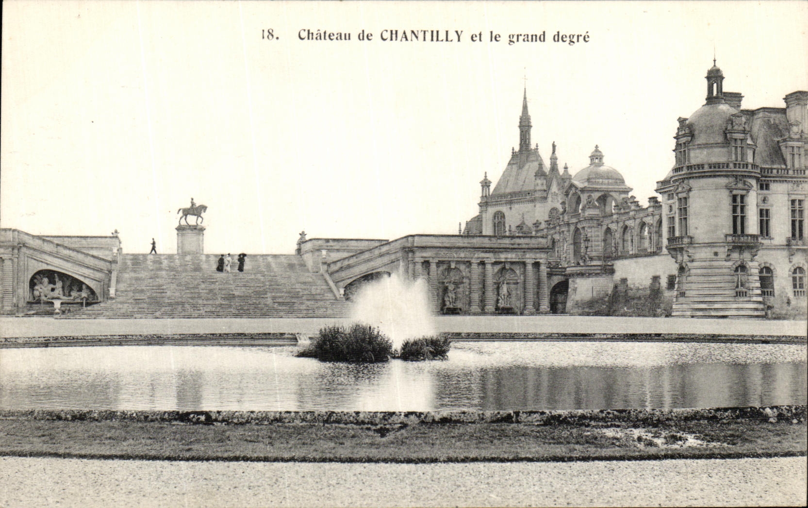 VINTAGE POSTCARD Castle Of Chantilly and the Great Degree