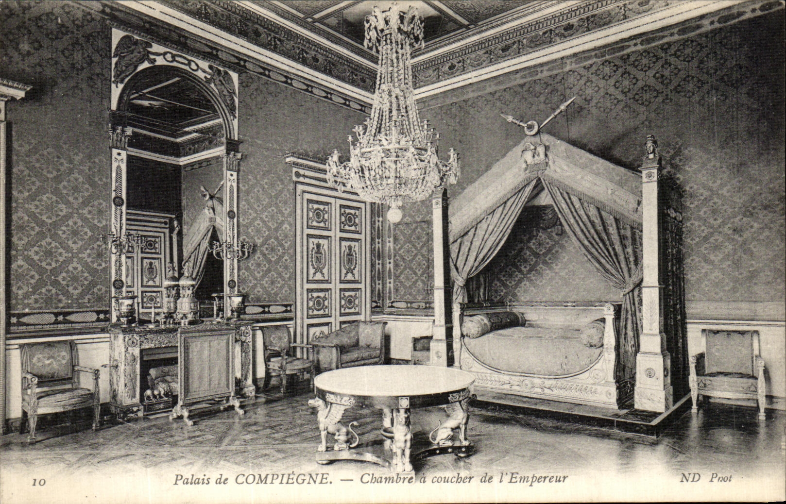 VINTAGE POSTCARD Palais Of Compiegne Chambre has Coucher L Empereur Napoleon 1st