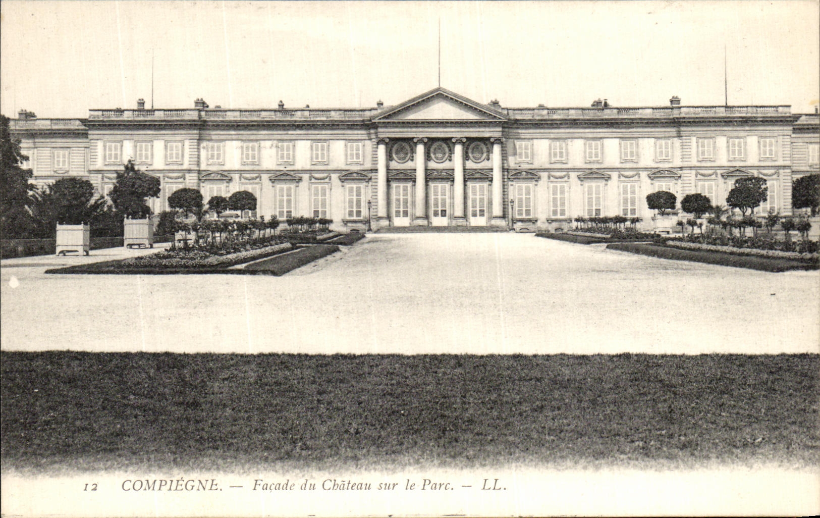 VINTAGE POSTCARD Compiegne Frontage of the Castle on the Park