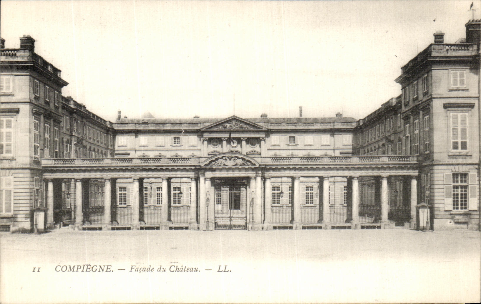 VINTAGE POSTCARD Compiegne Frontage of the Castle