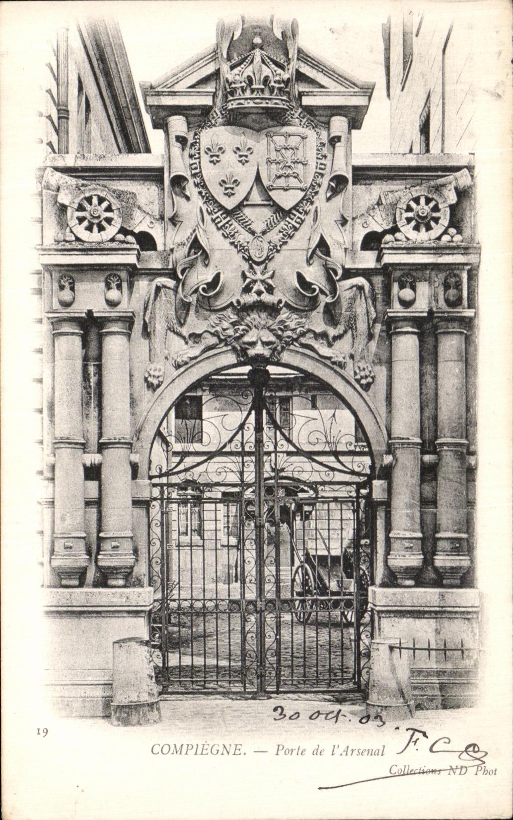 VINTAGE POSTCARD Compiegne Carries L Arsenal