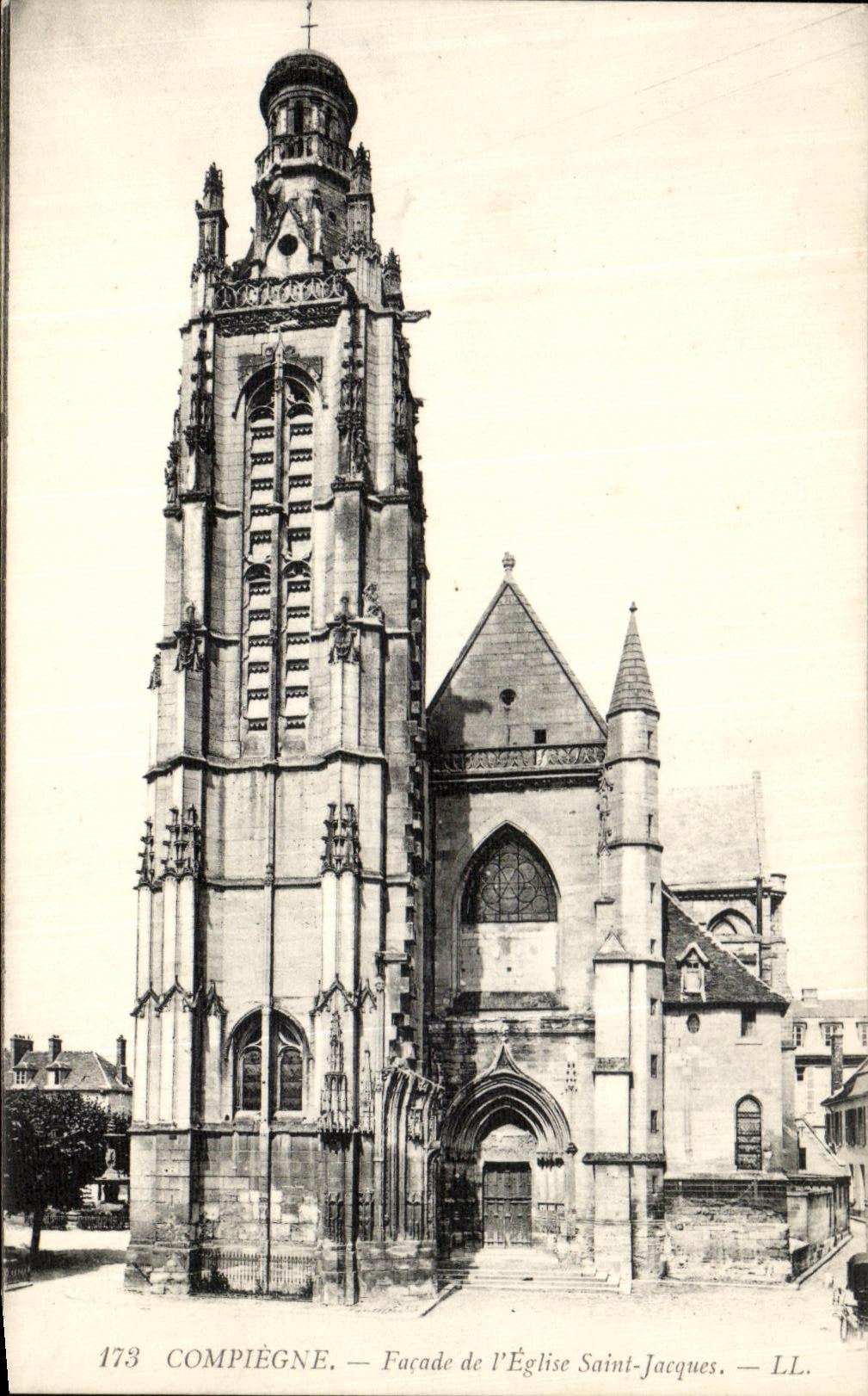 VINTAGE POSTCARD Compiegne Frontage of L church Jacques Saint