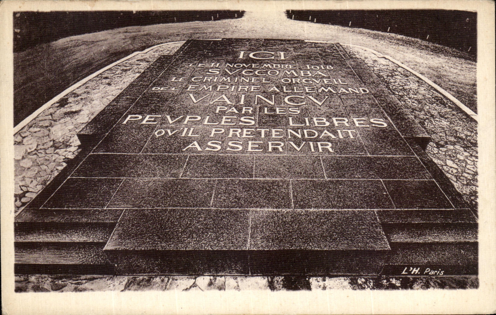 VINTAGE POSTCARD Compiegne Clearing of L Militaria armistice