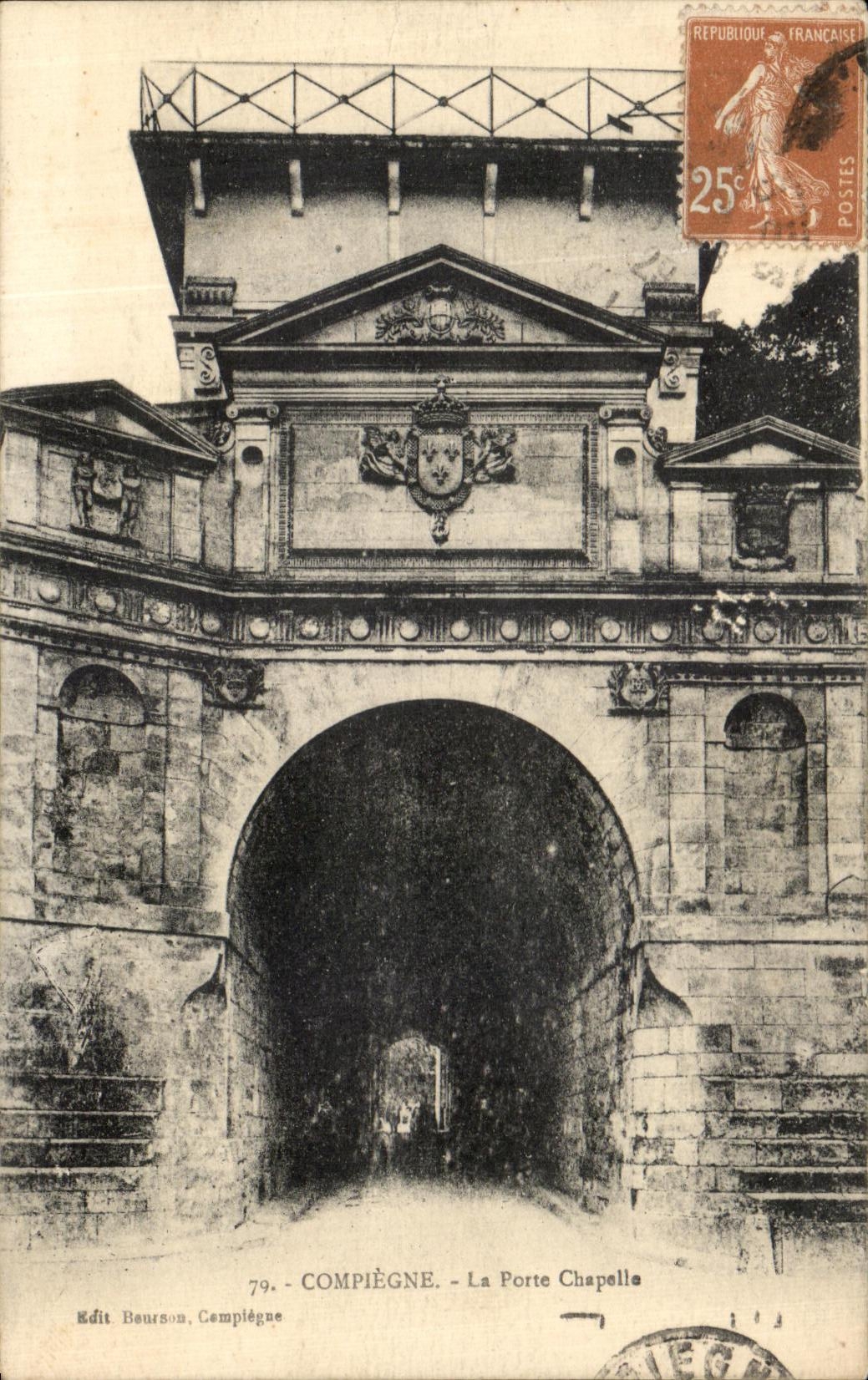 VINTAGE POSTCARD Compiegne the Gate Vault