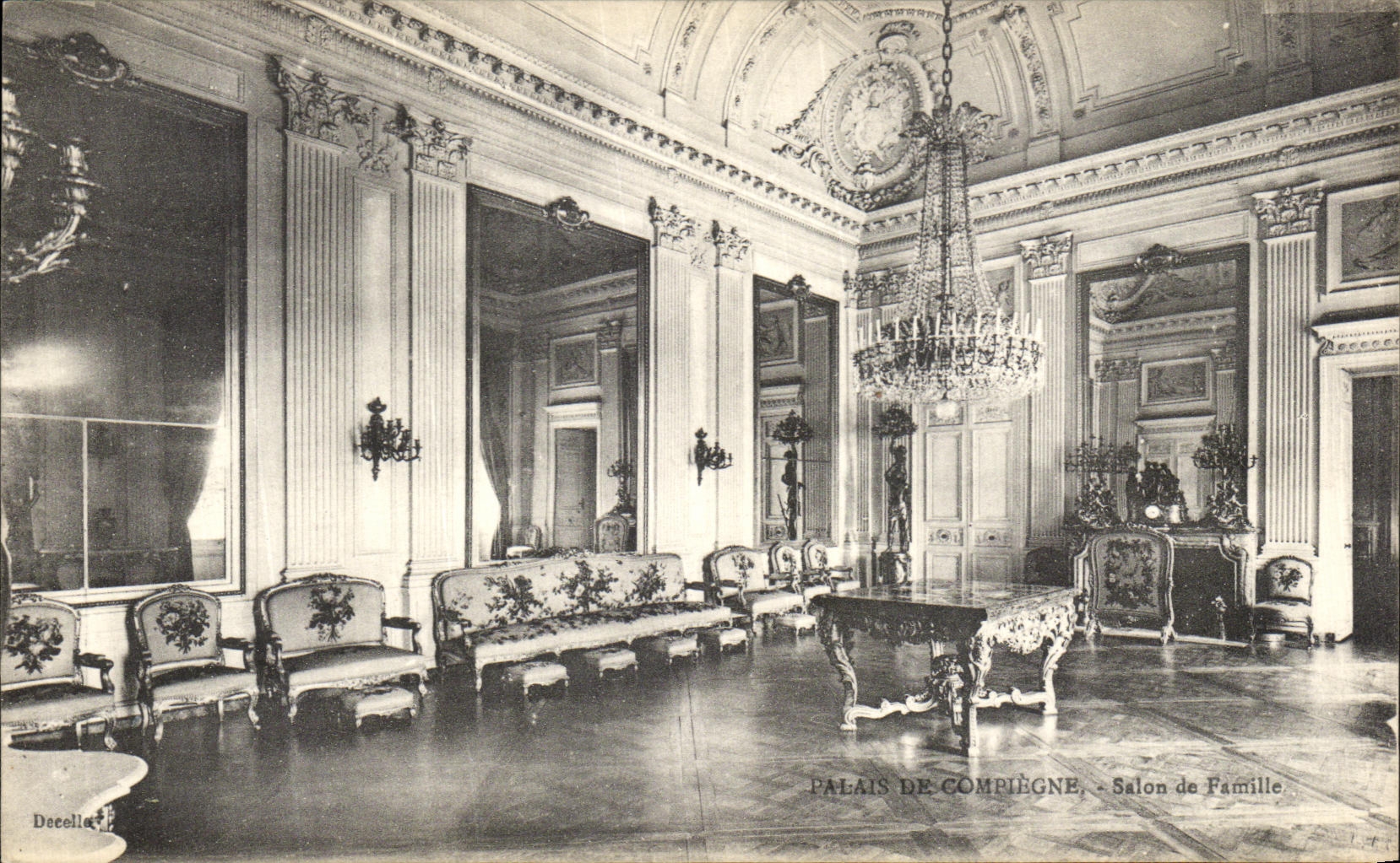 VINTAGE POSTCARD Palate of Compiegne Living room of Family