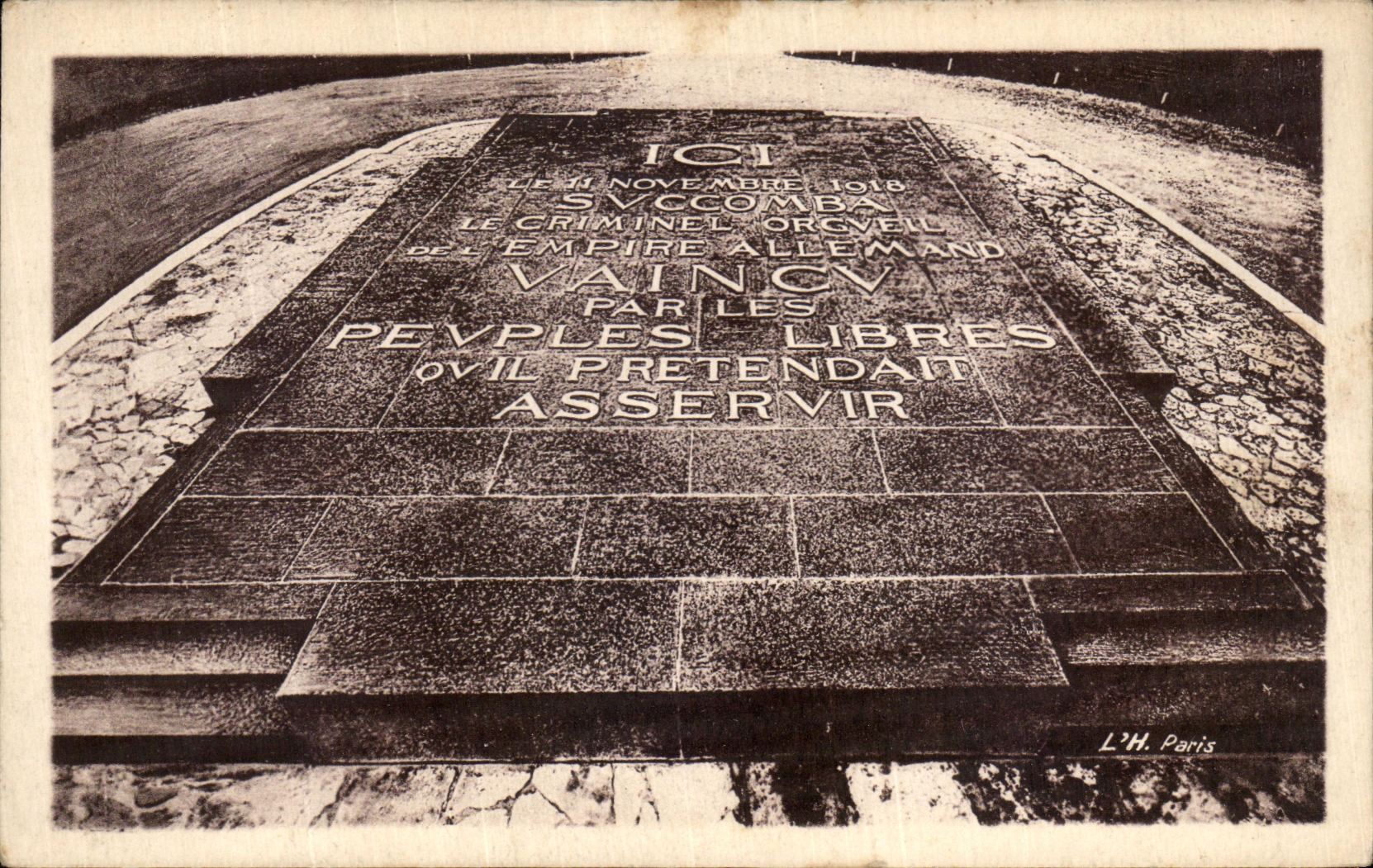 VINTAGE POSTCARD Drill Of Compiegne Clearing of L Armistice the Central Flagstone