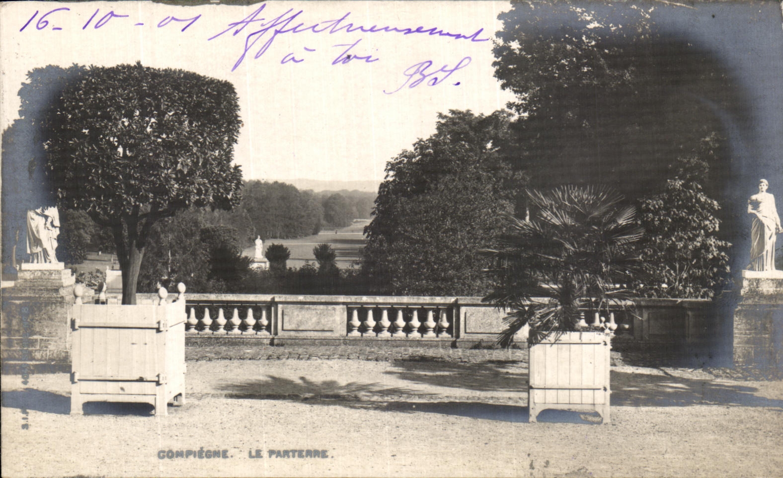 VINTAGE POSTCARD Compiegne the Floor