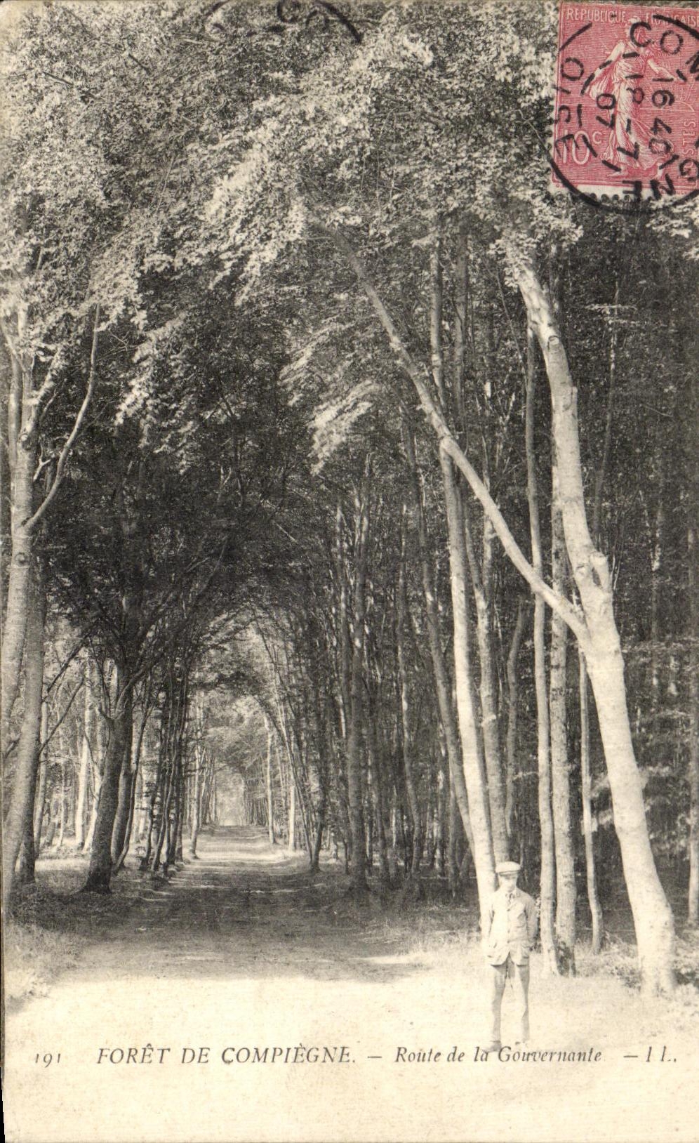 VINTAGE POSTCARD Strong of Compiegne Road of Controlling