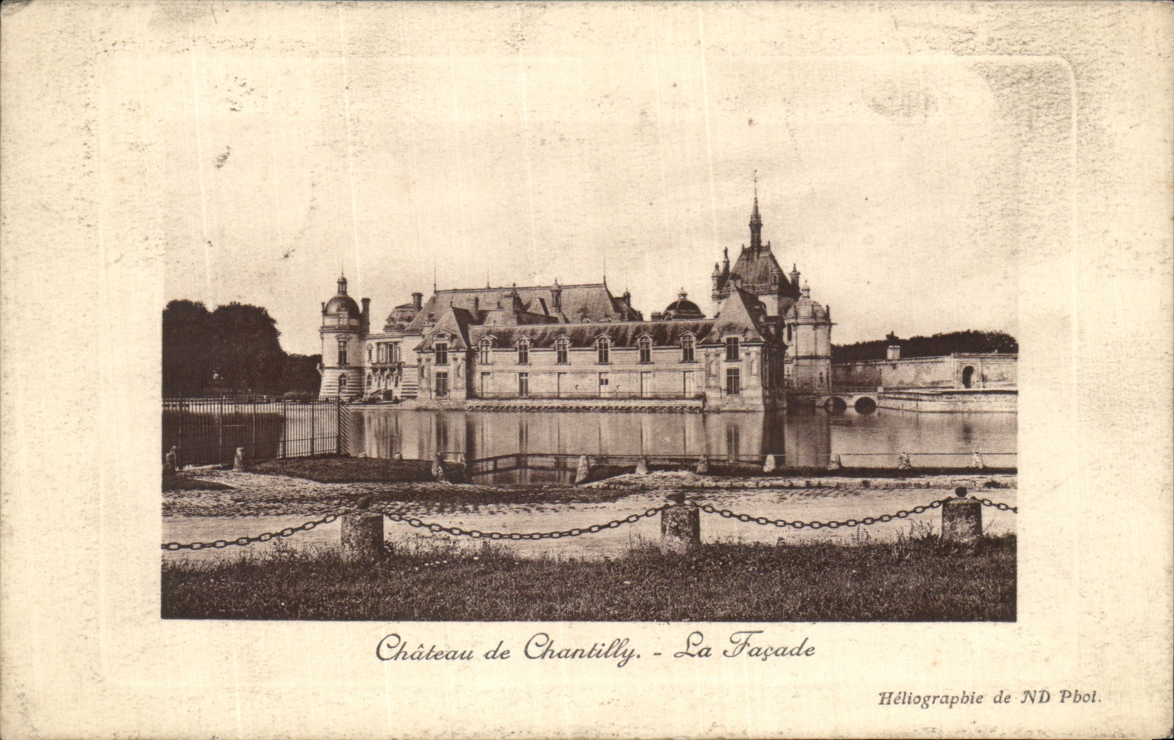VINTAGE POSTCARD Castle Of Chantilly the Frontage