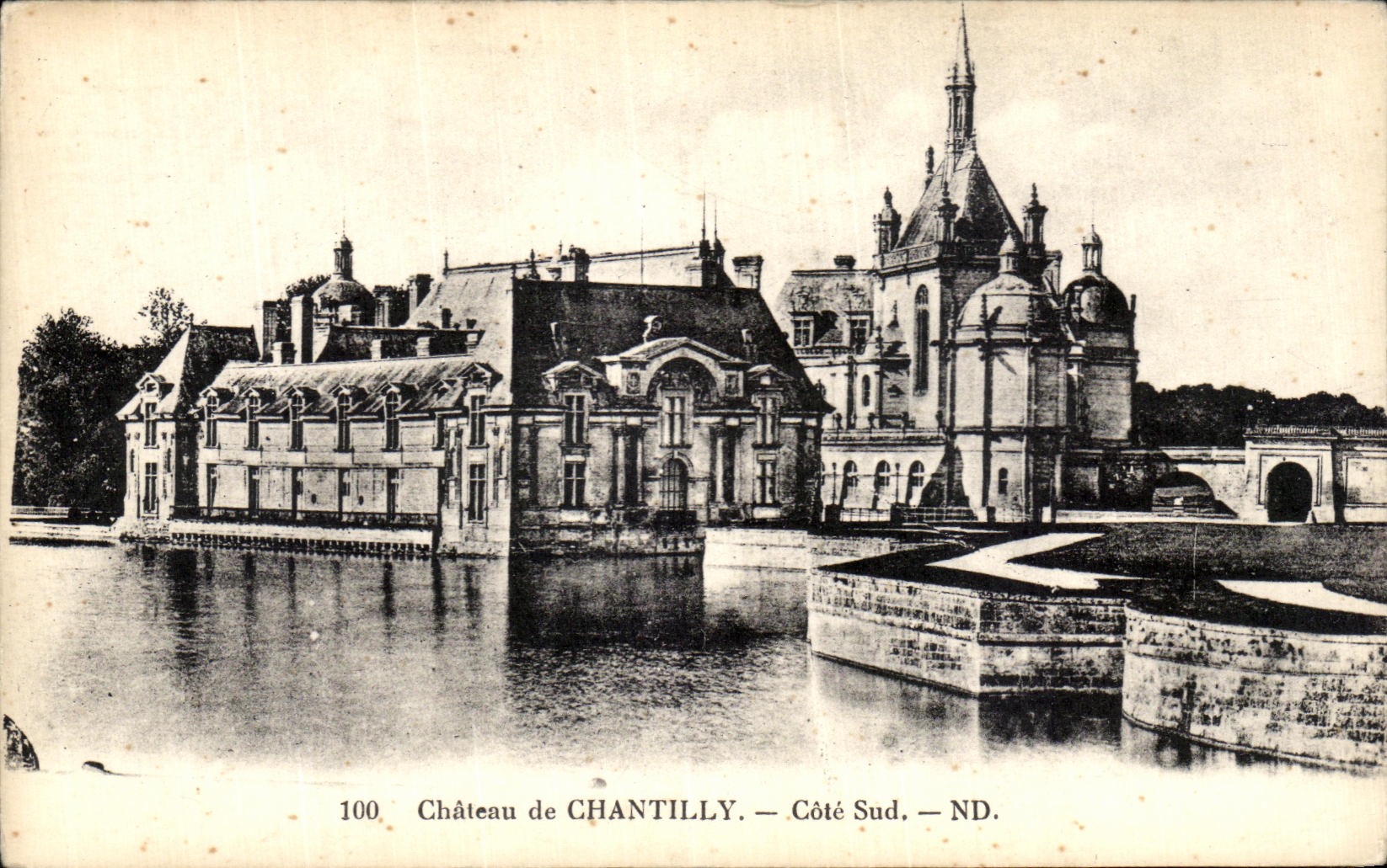 VINTAGE POSTCARD Castle Of Chantilly Southern part