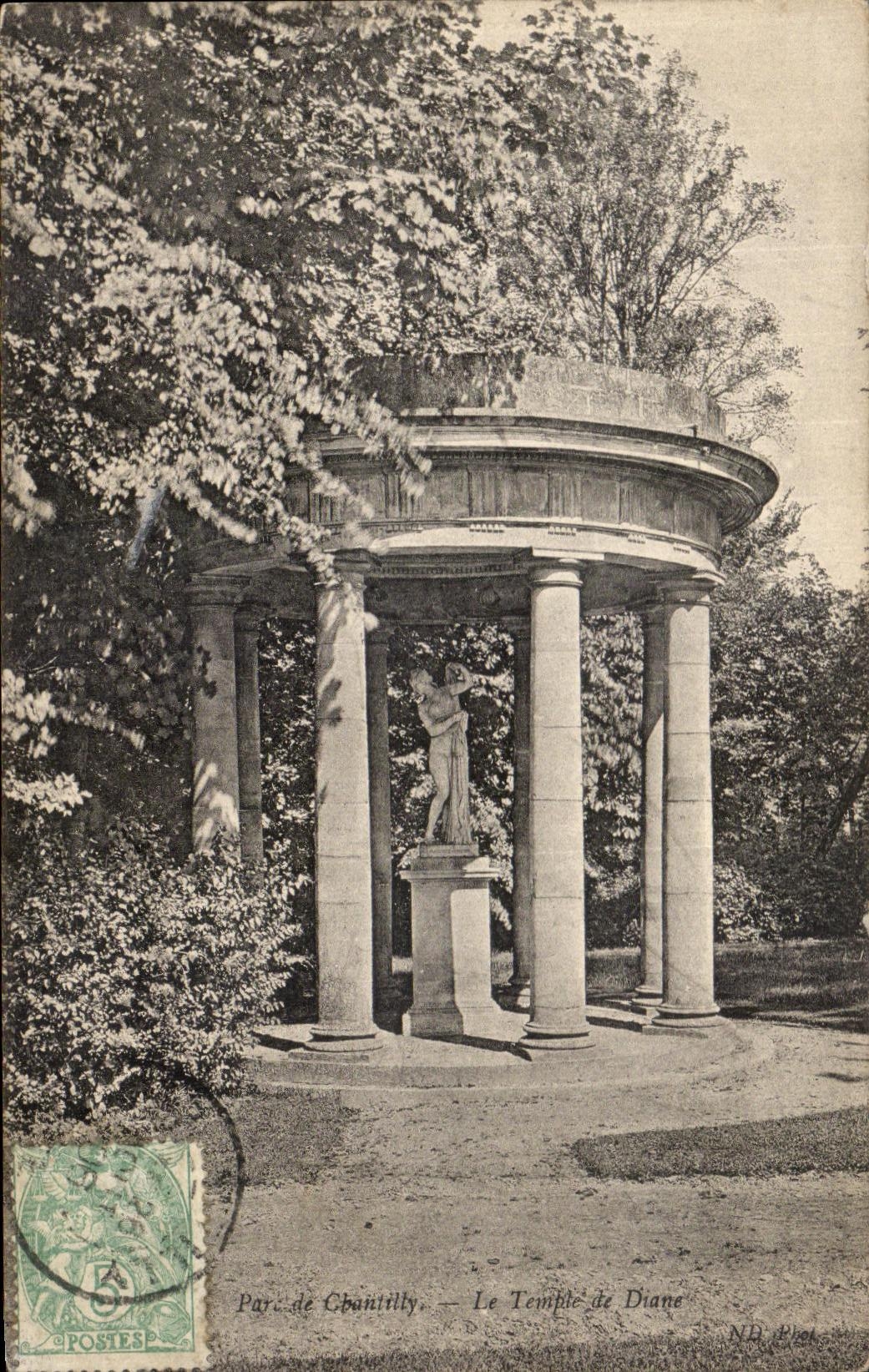 CPA Chantilly Le Temple de Diane
