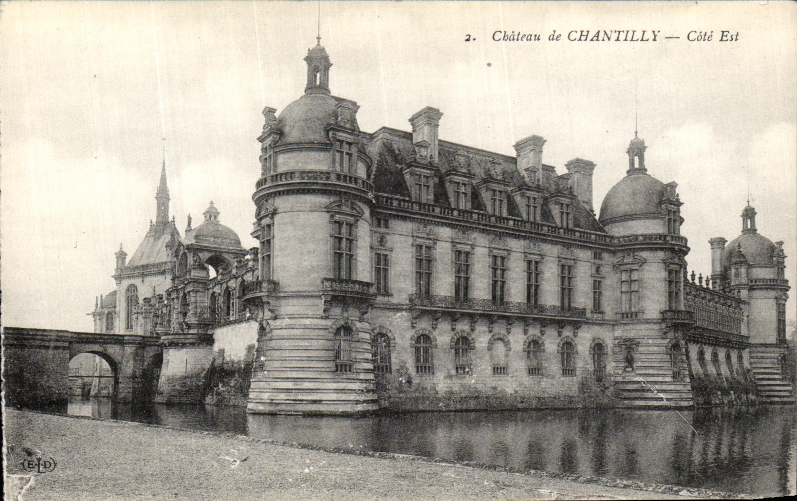VINTAGE POSTCARD Chantilly Castle East coast