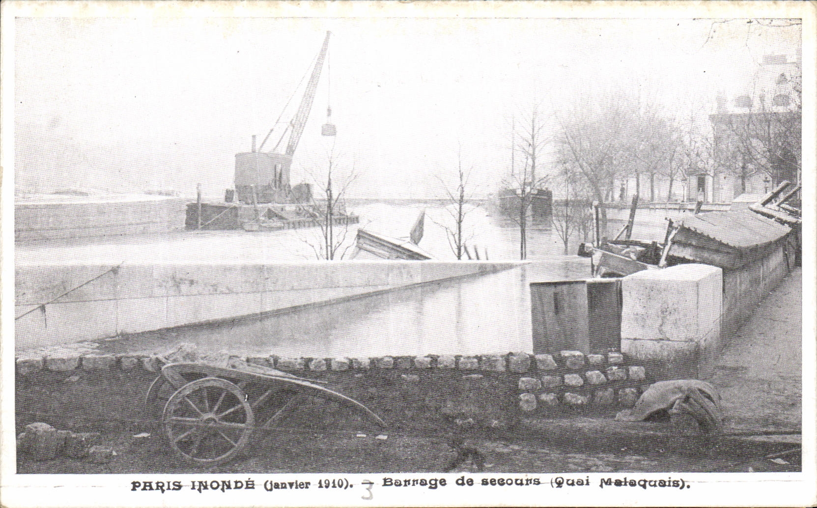 CPA Paris Inonde Barrage de Secours Quai Malaquais