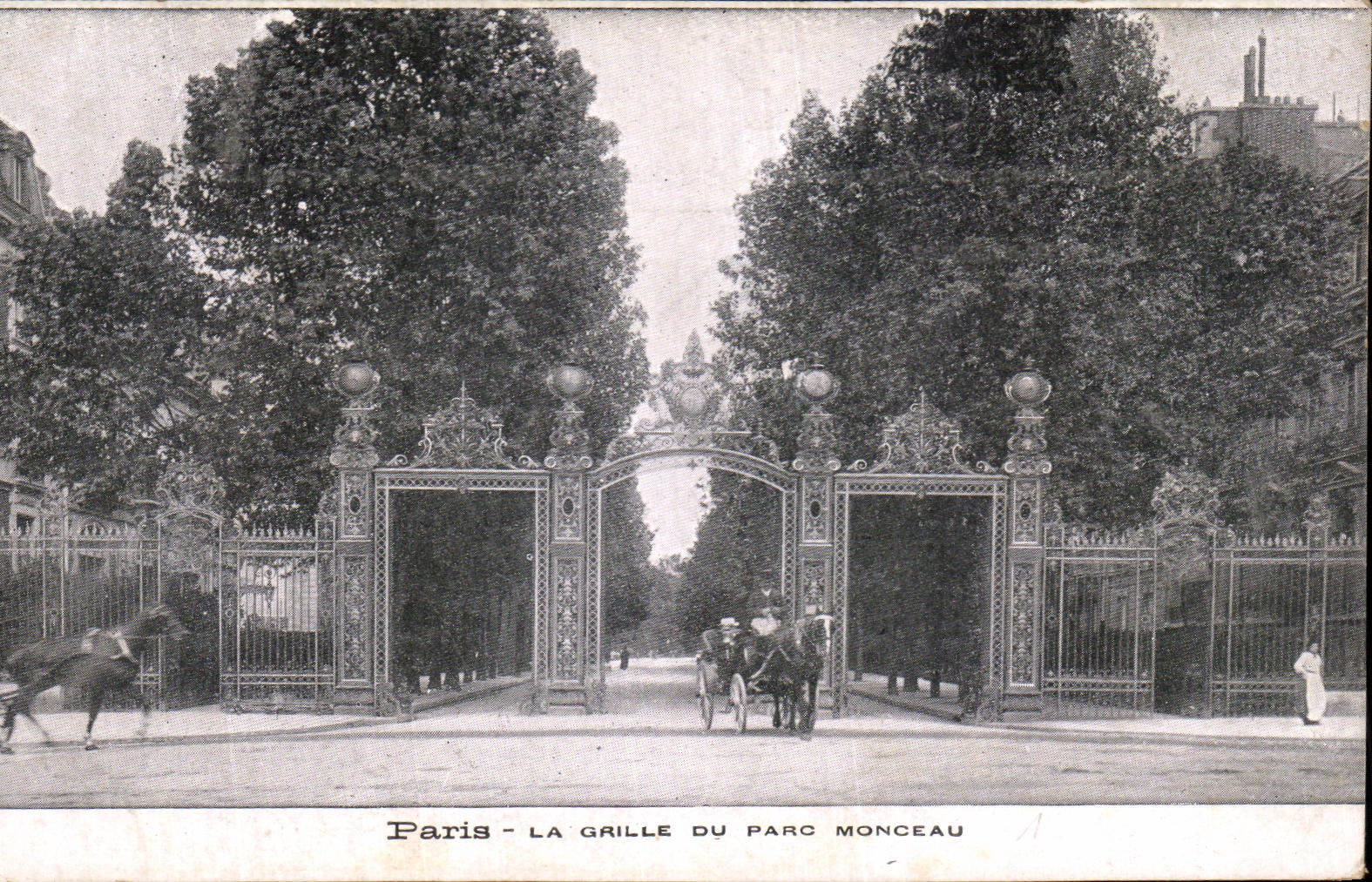 VINTAGE POSTCARD Paris the Grid Of the Park Heap
