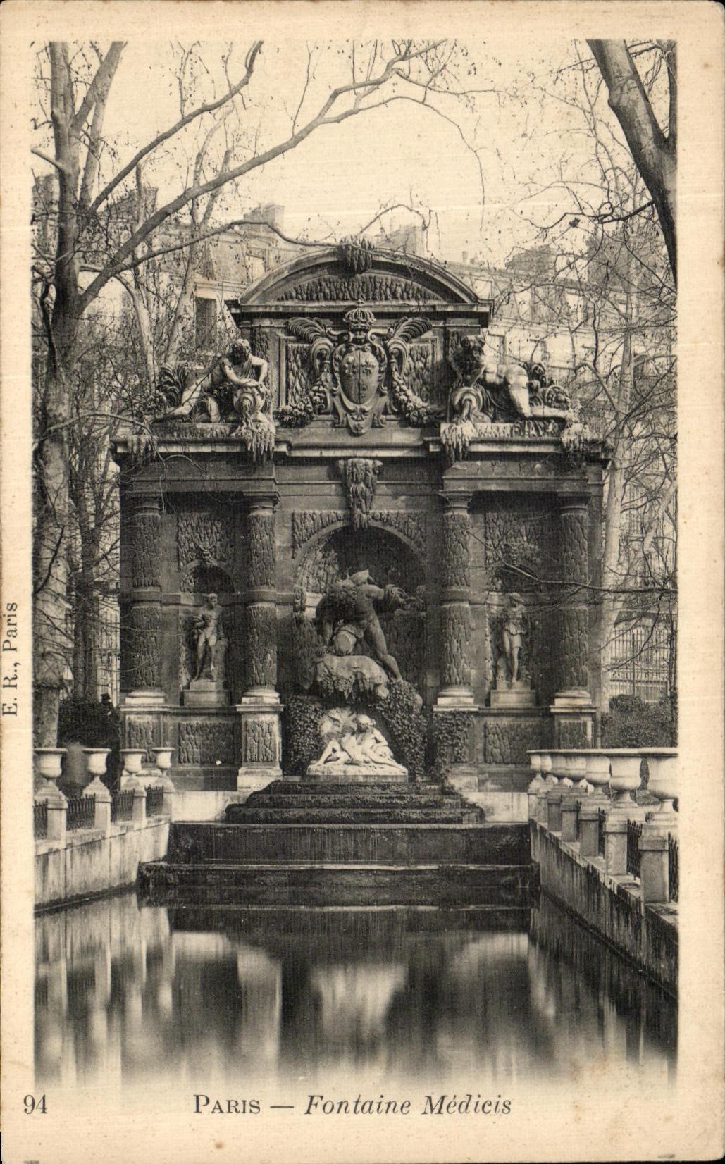 VINTAGE POSTCARD Paris Medicis Fountain